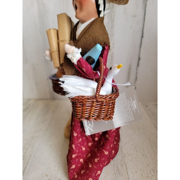 Byers Choice colonial Williamsburg market woman gifts Xmas home decor - Picture 9 of 10